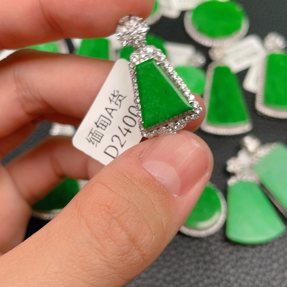 【闪购商品】翡翠吊坠(不含链)银S925镶嵌