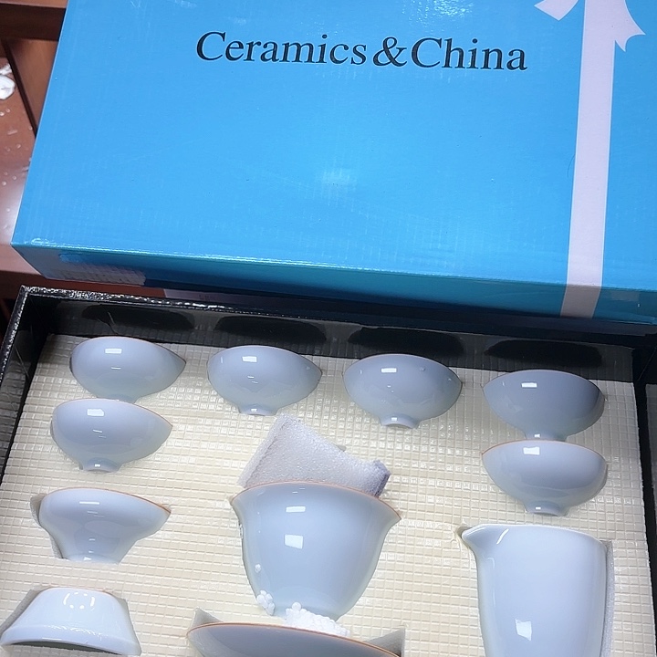 孤品茶具套装等。