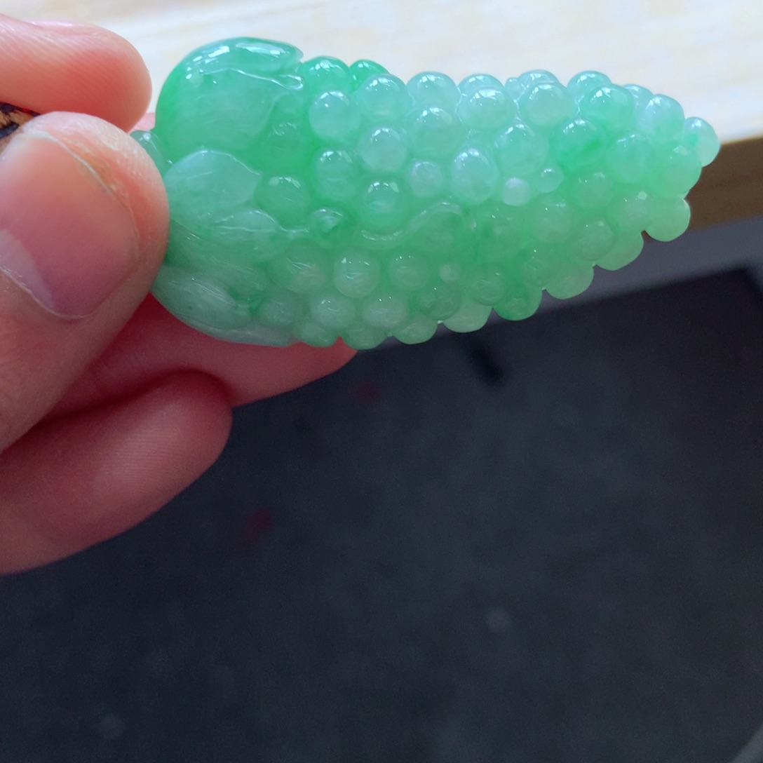 翡翠颈饰未镶嵌吊坠