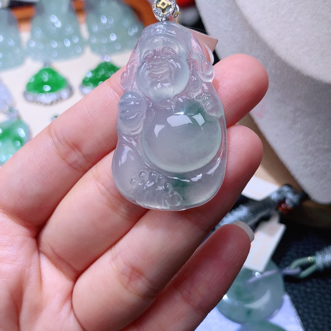 颈饰18K金镶嵌翡翠财神爷