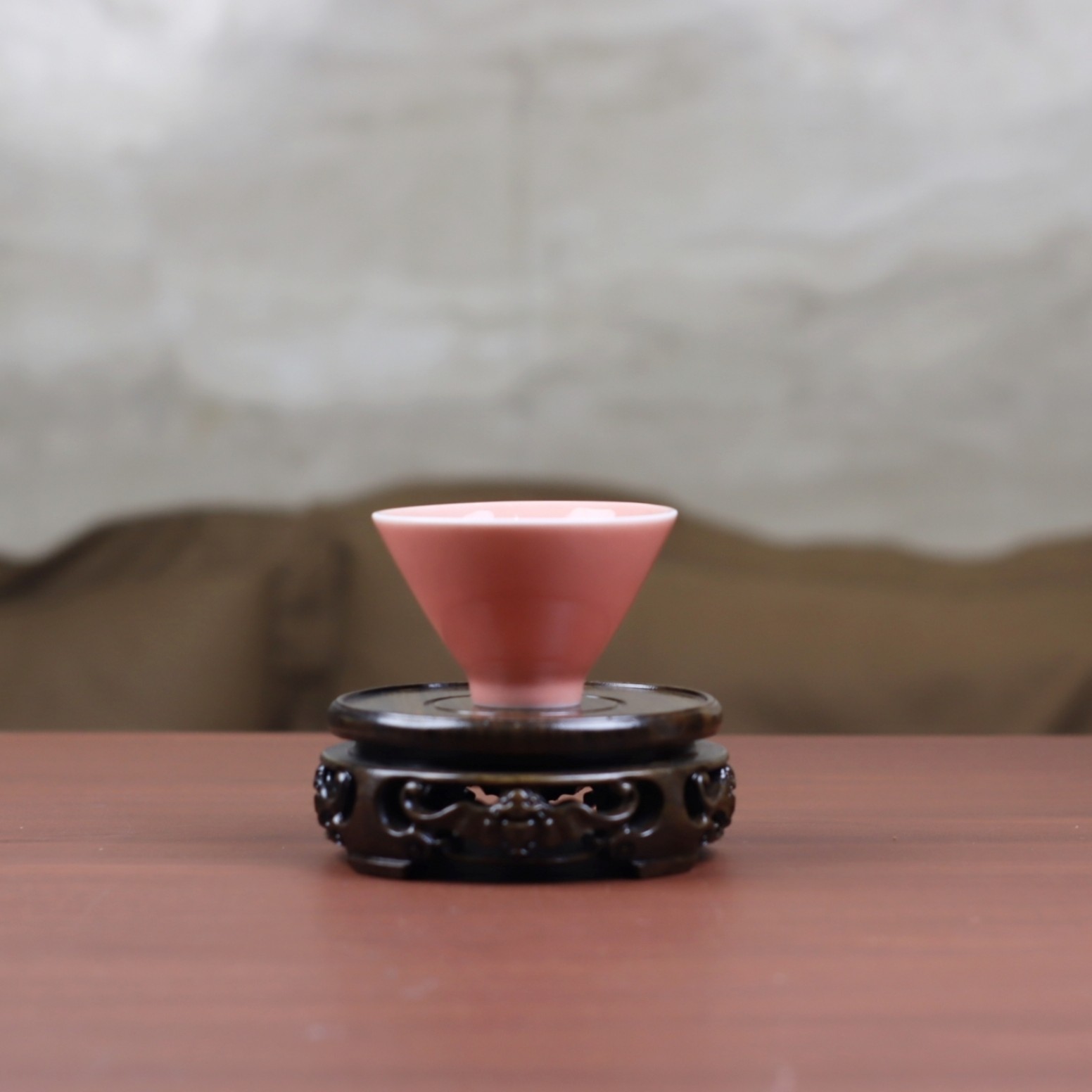 【陈旭底款】龙泉粉【草莓冰激淋】蜜桃斗笠杯-容量80cc左右。