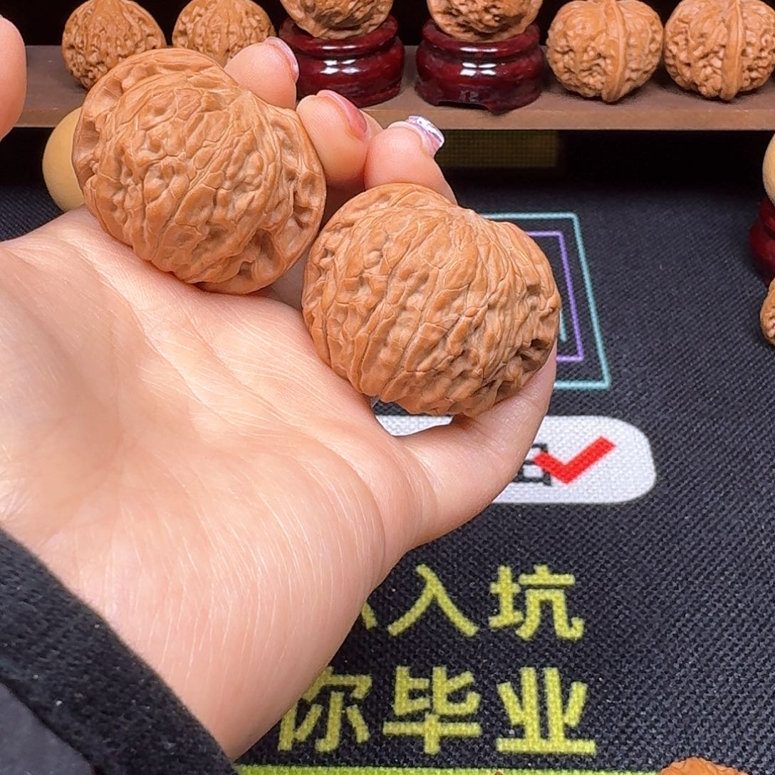 文玩核桃吊坠43蝴蝶磨盘正磨