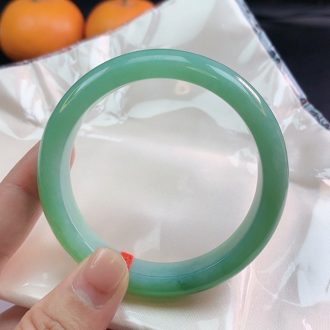 翡翠手镯未镶嵌56圈2416