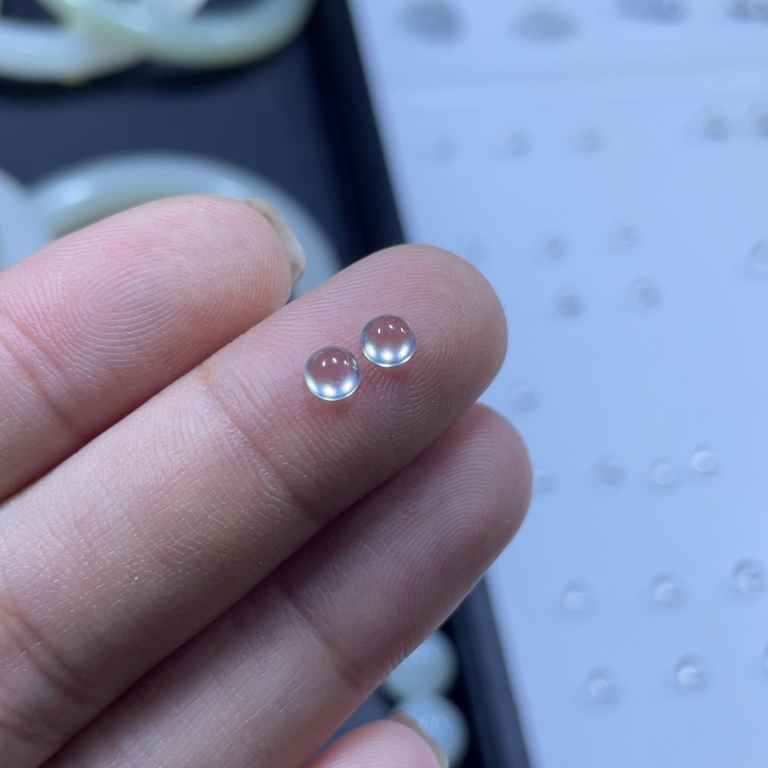 颈饰未镶嵌翡翠蛋面