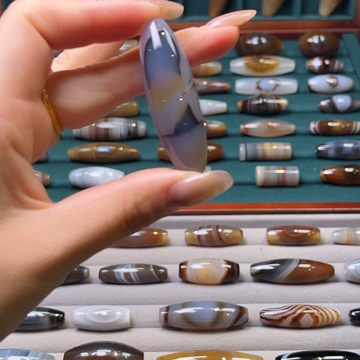 我***行玛瑙/玉髓未镶嵌吊坠(赠链)