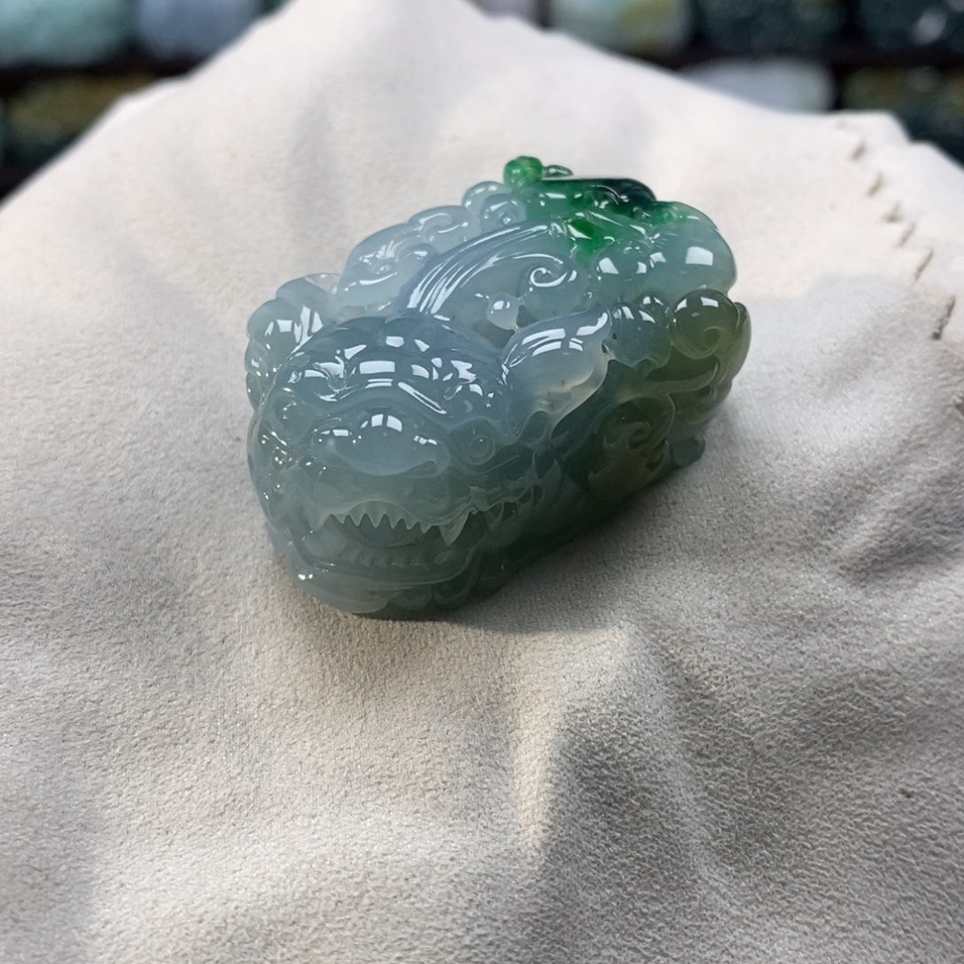 翡翠未镶嵌颈饰天然翡翠吊坠貔貅