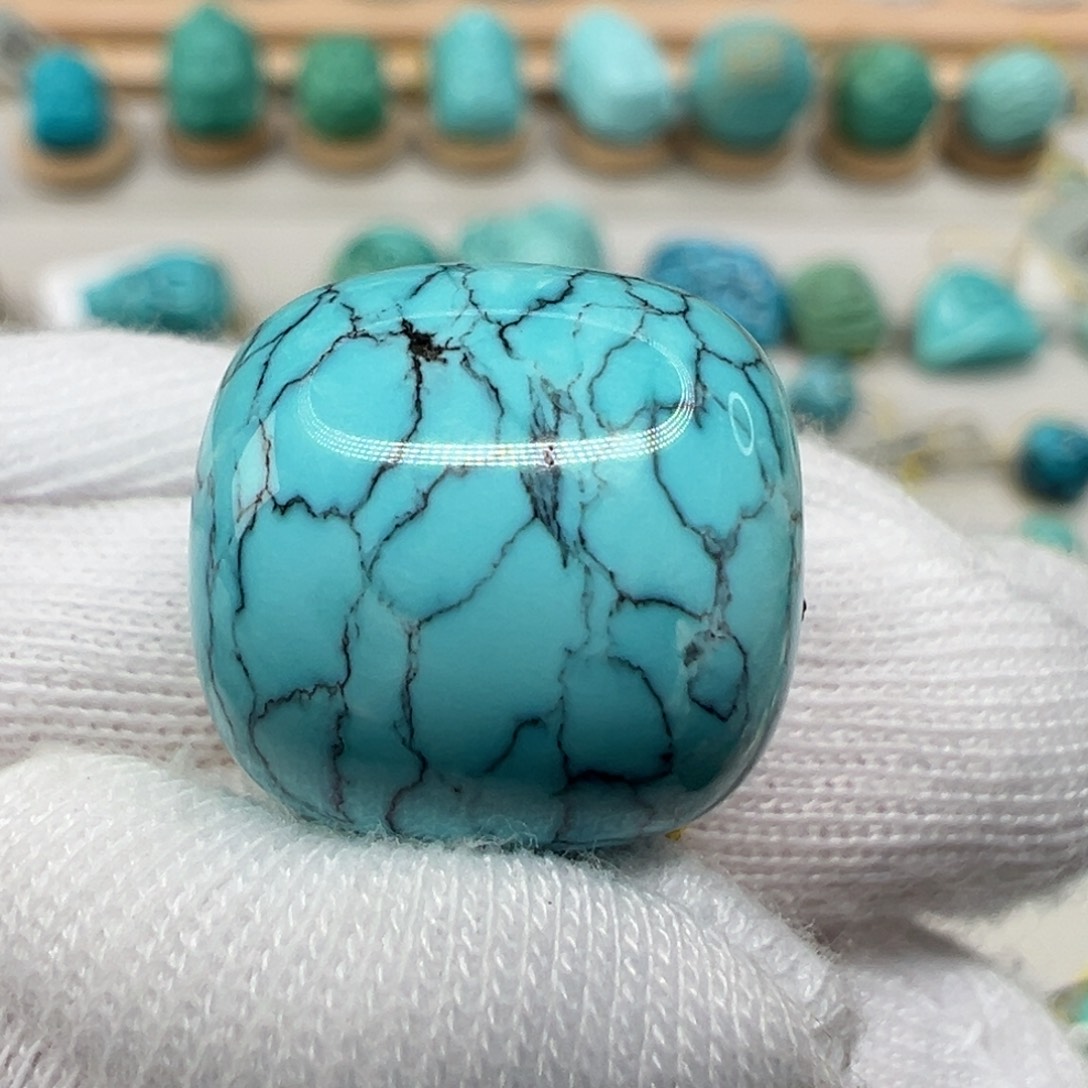 绿松石配饰未镶嵌三***华