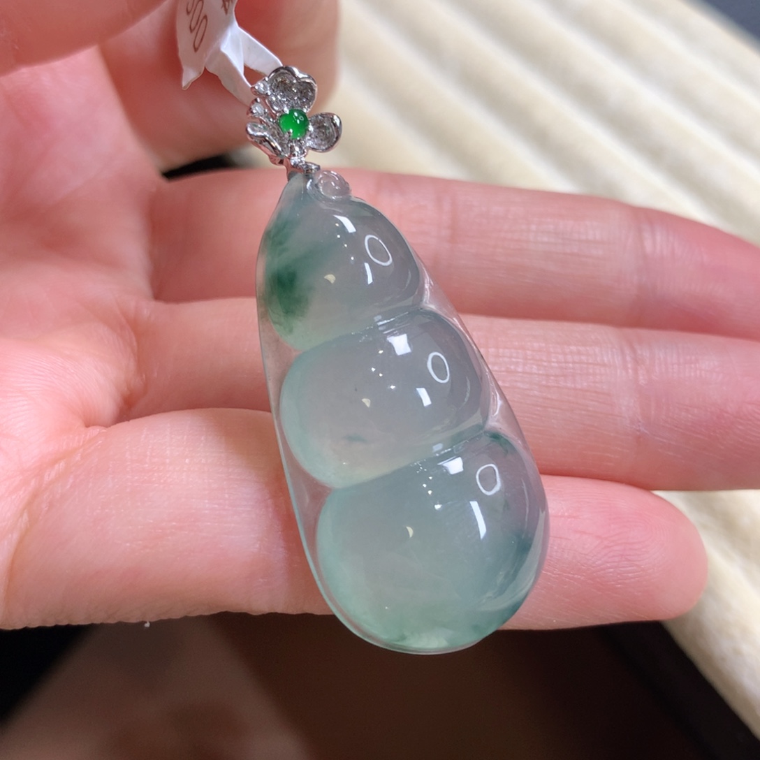 颈饰未镶嵌翡翠豆子