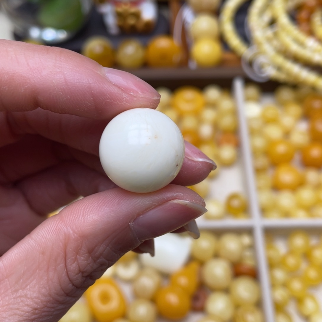 琥珀珠宝奇石未镶嵌粉点➕冰片17.7