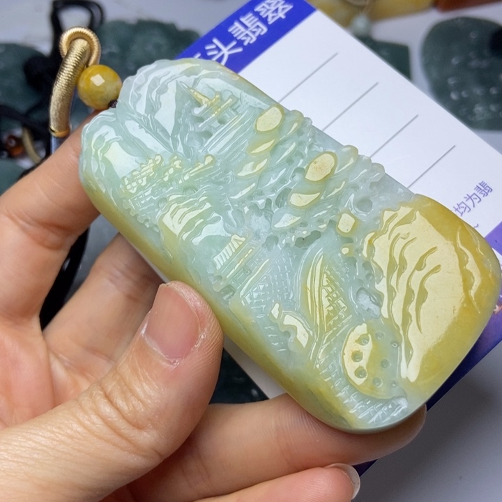 翡翠颈饰未镶嵌翡翠