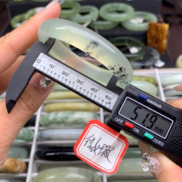 蛇纹石玉未镶嵌手镯694