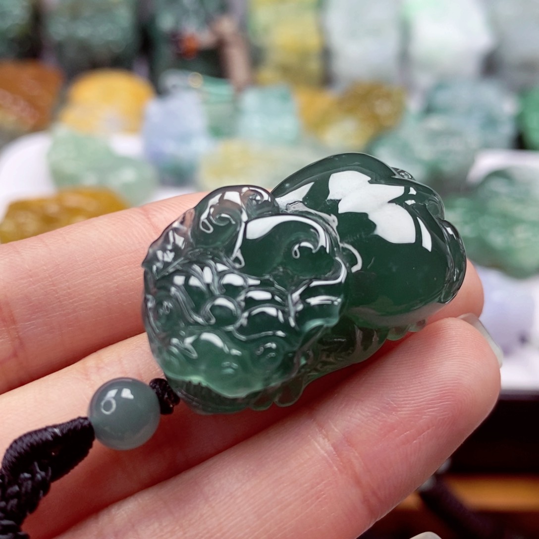 翡翠颈饰未镶嵌翡翠