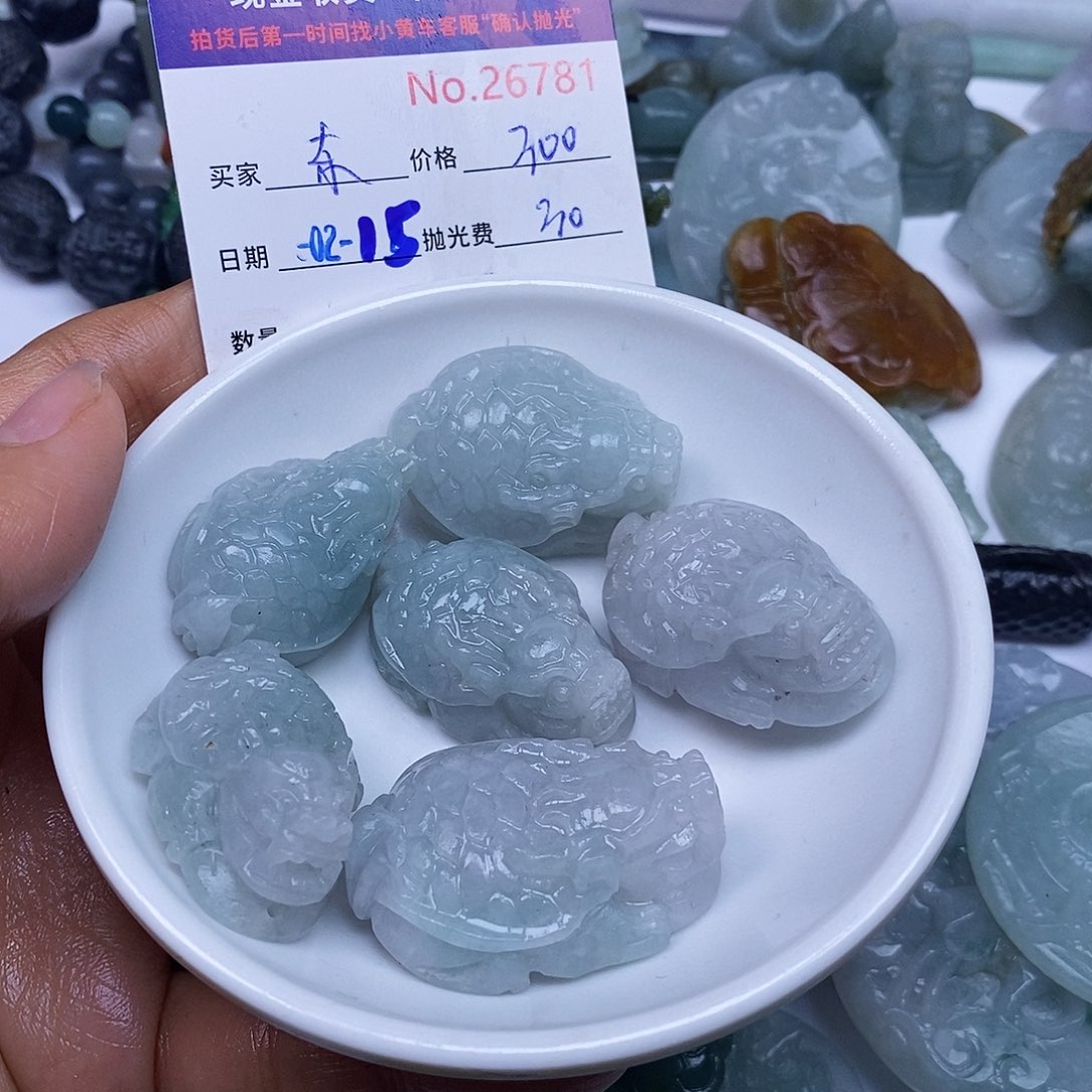 定制翡翠未镶嵌东****?