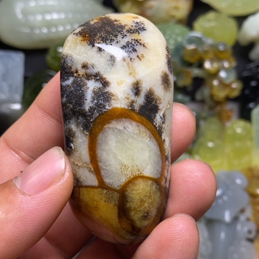 【闪购商品】蛇纹石玉颈饰未镶嵌?*南