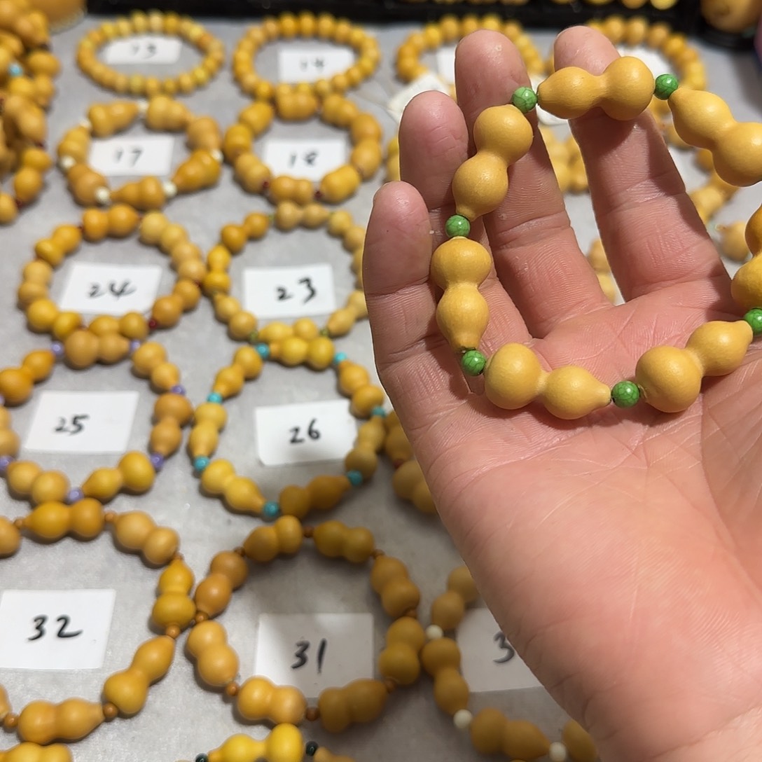 王***琦大叶紫檀（黑酸枝木类）