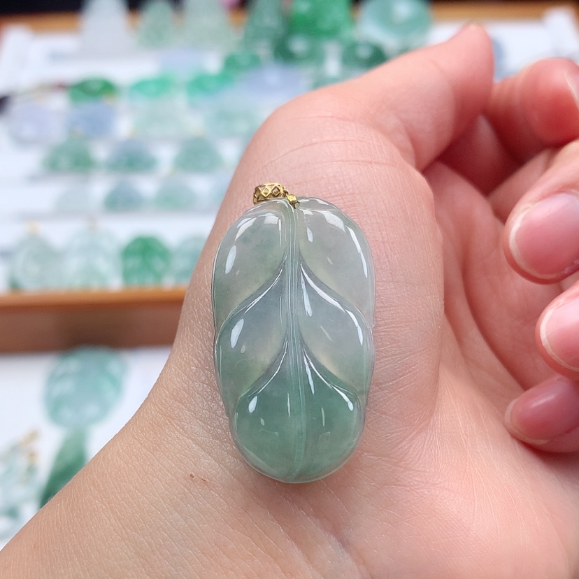 【闪购商品】翡翠吊坠(赠链)18K金镶嵌