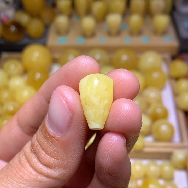 未镶嵌蜜蜡裸石天然俄料浓白花蜜蜡微瑕三通11.3