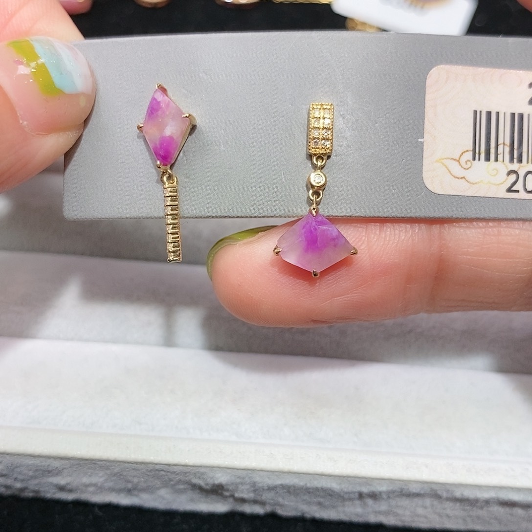 苏纪石（舒俱来）18K金镶嵌耳钉