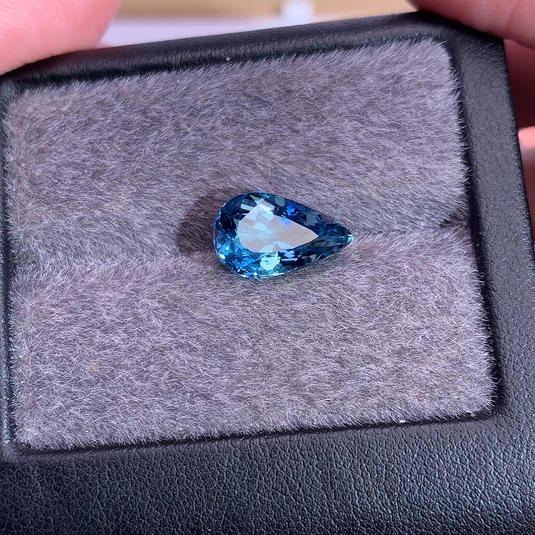 海蓝宝石笔搁未镶嵌3.485ct