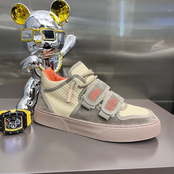 25年秋季新款时尚休闲男鞋