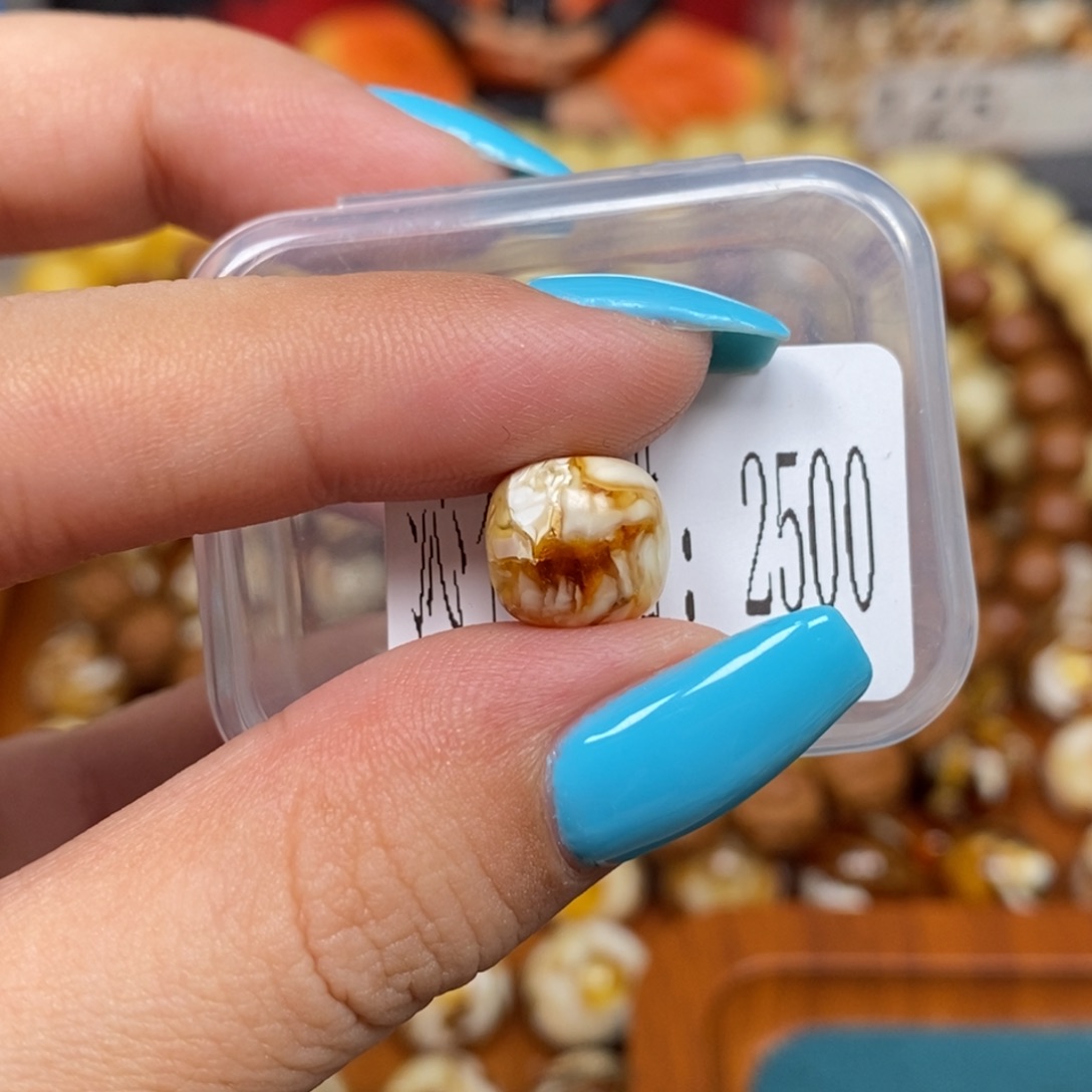 蜜蜡未镶嵌珠宝奇石2500