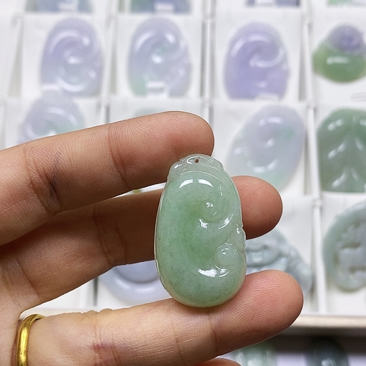 翡翠未镶嵌颈饰翡翠