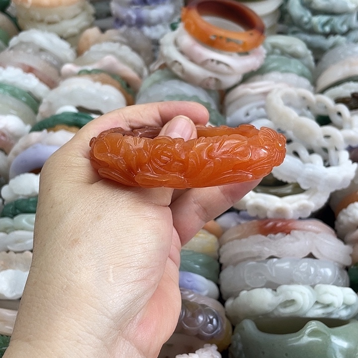 石英岩玉手镯未镶嵌