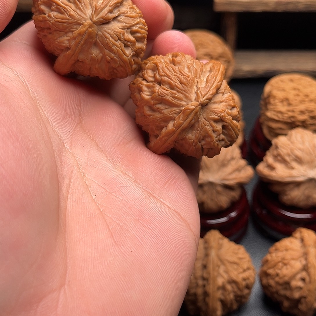 憨***年文玩核桃吊坠文玩核桃白狮子41