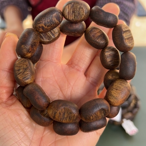 沉香手串乌身红土14克卡1.3多样性发1条