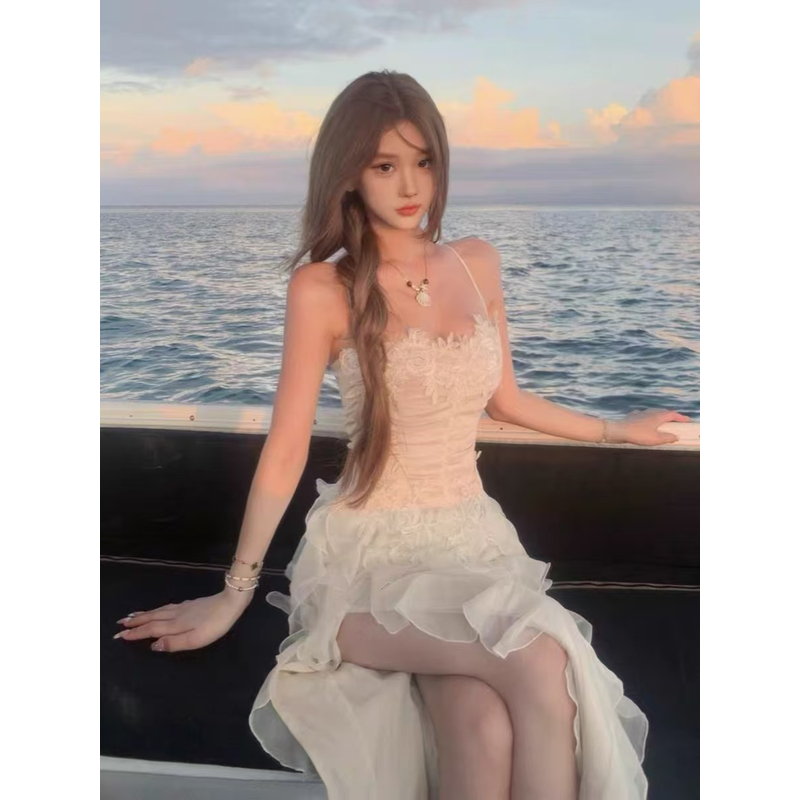 现货秒发--吊带连衣裙子女设计感小众收腰气质长裙夏季