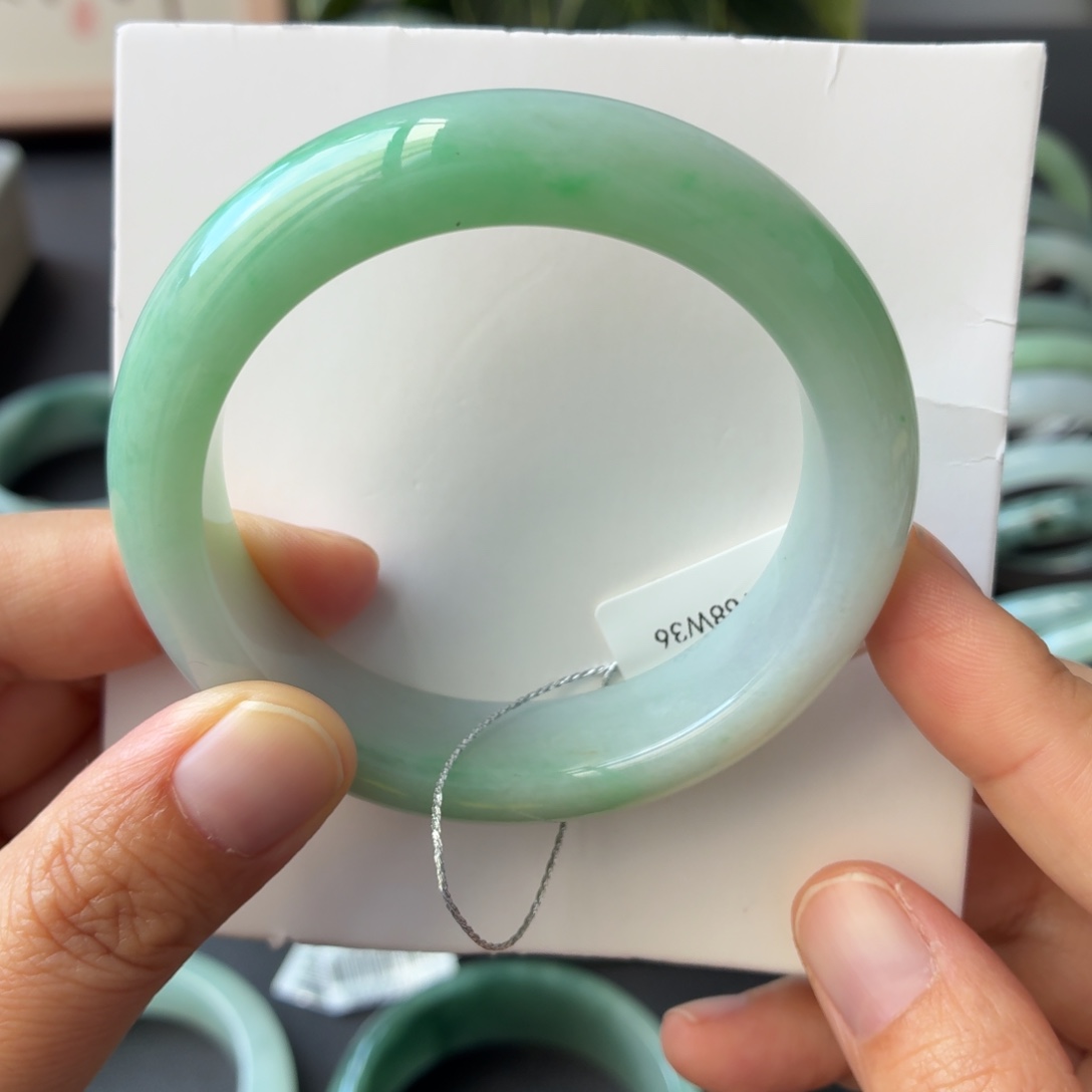 翡翠未镶嵌手镯天然