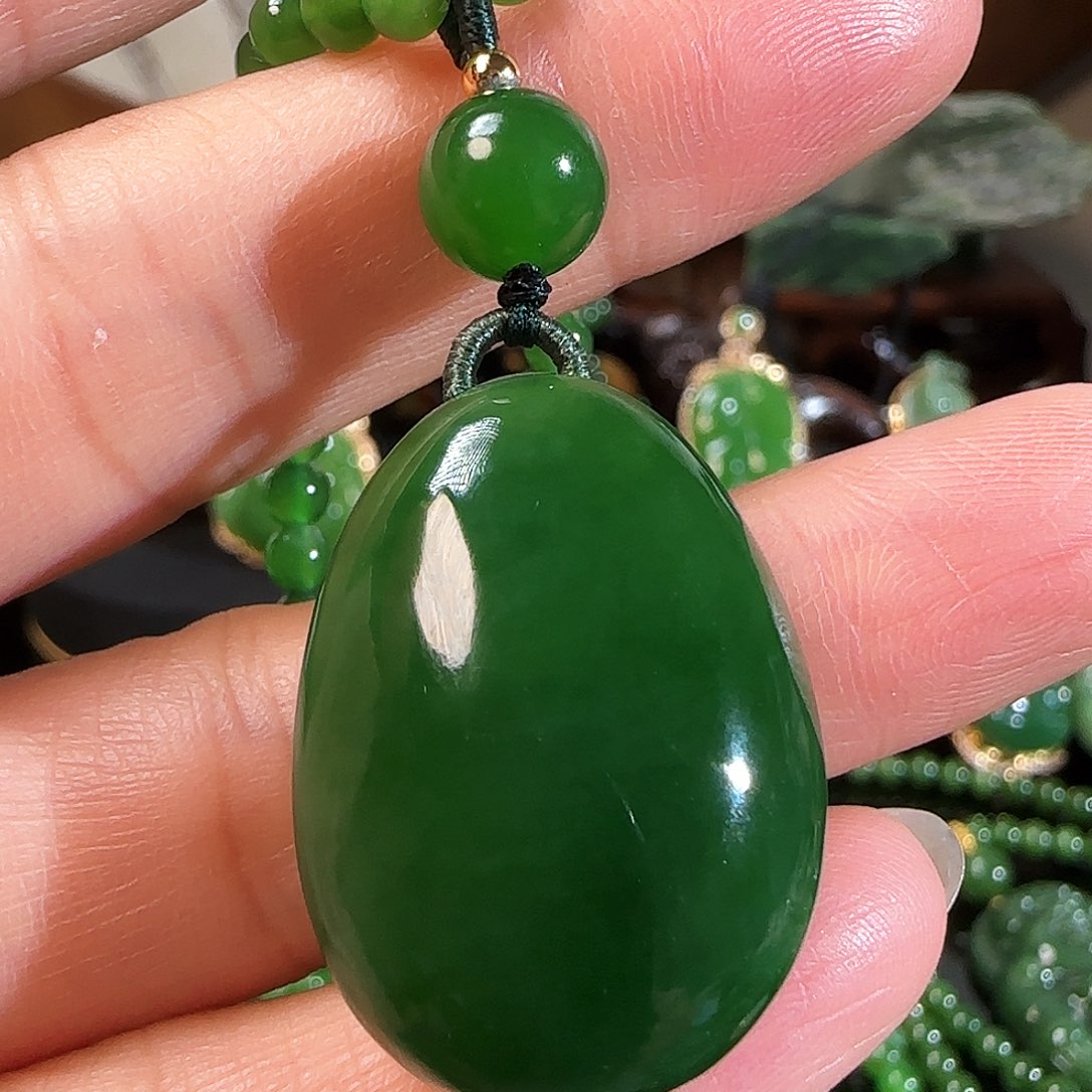 和田玉（碧玉）颈饰未镶嵌