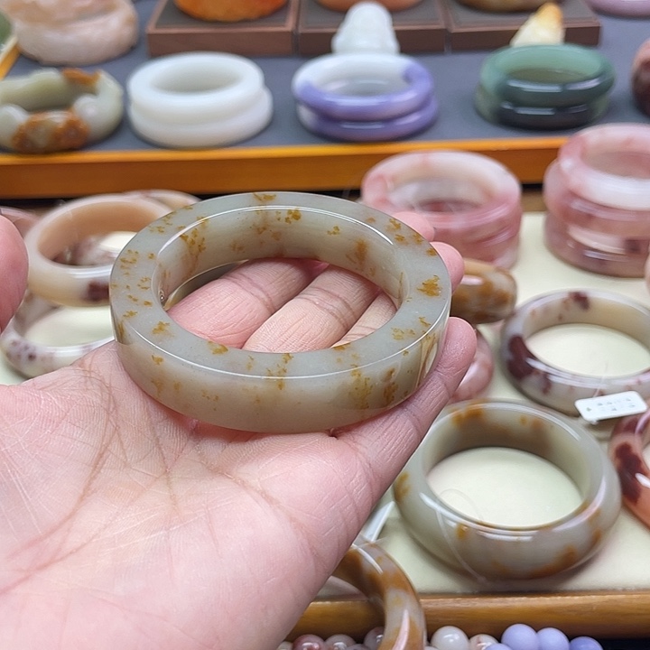 未镶嵌手镯石英质玉花*悦