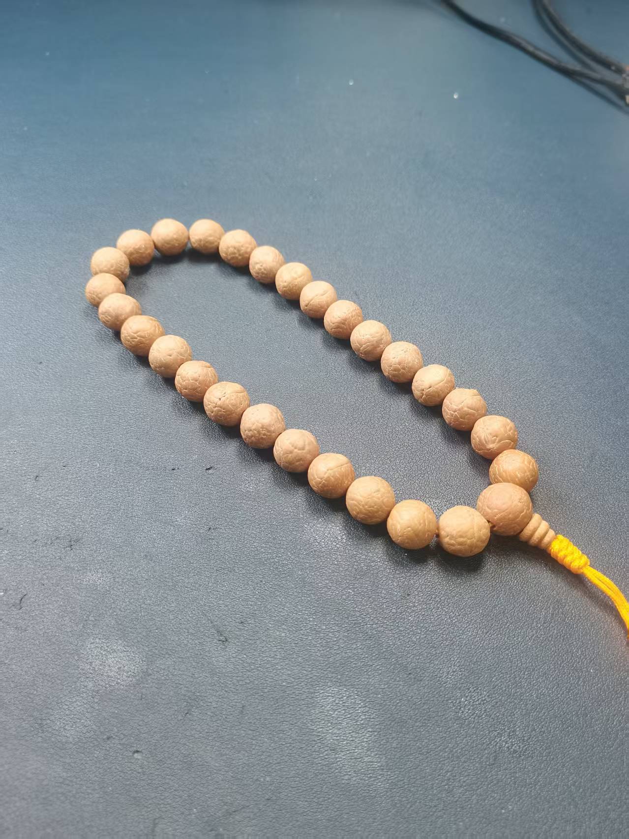 B513尼泊尔凤眼菩提黄金瞳卡1.4-1.5手持