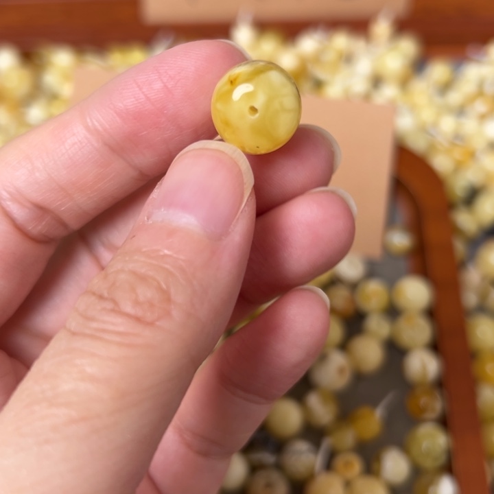 蜜蜡未镶嵌裸石12.9mm一个