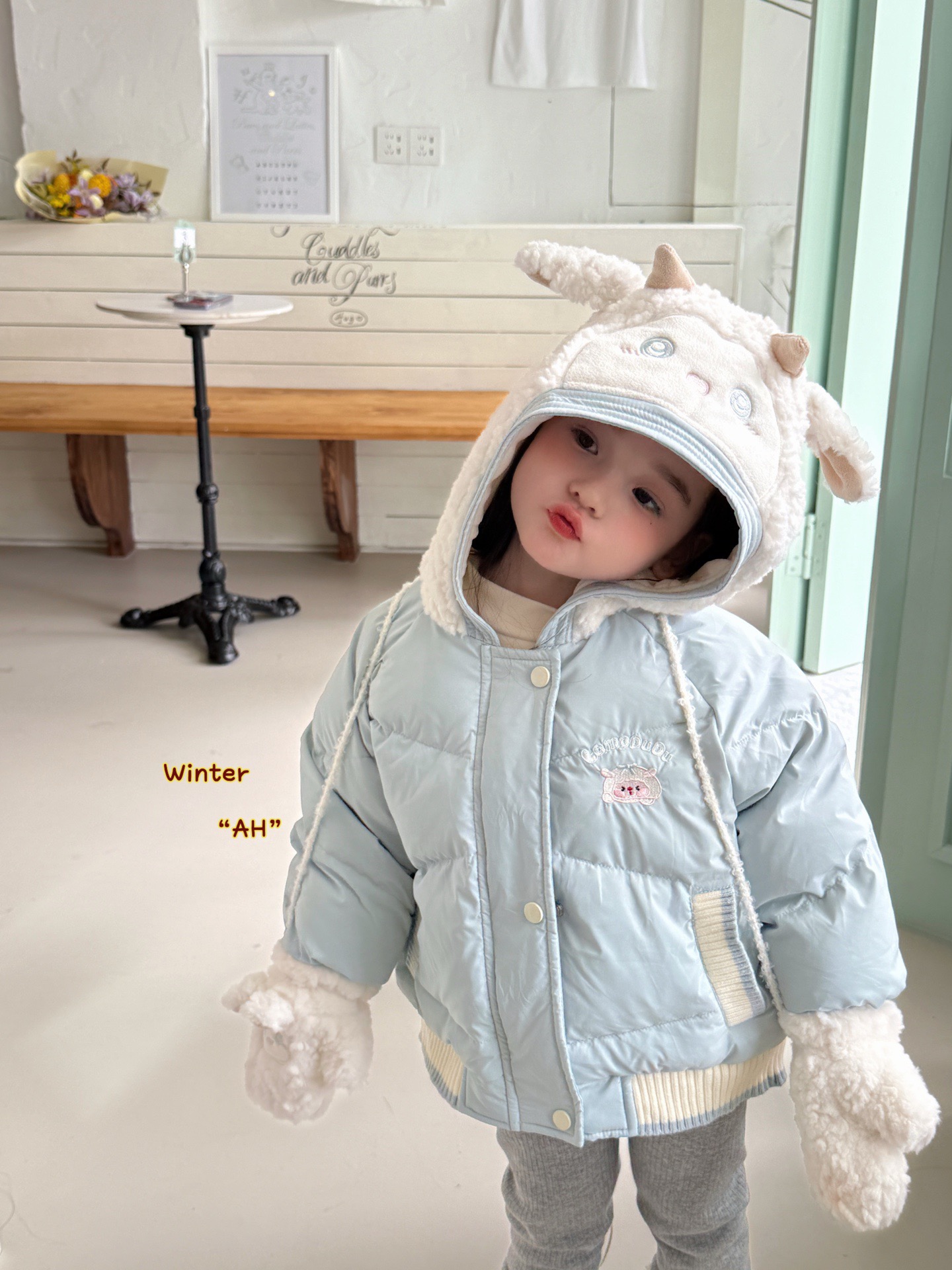 AH 新款可爱小羊蓝色羊羔毛连帽拼接加厚羽*羽服女童