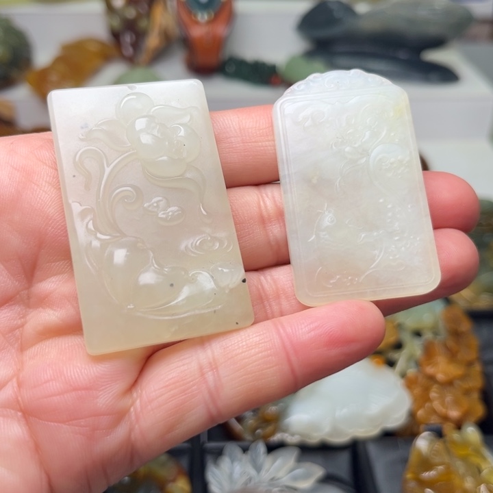 蛇纹石玉未镶嵌挂件