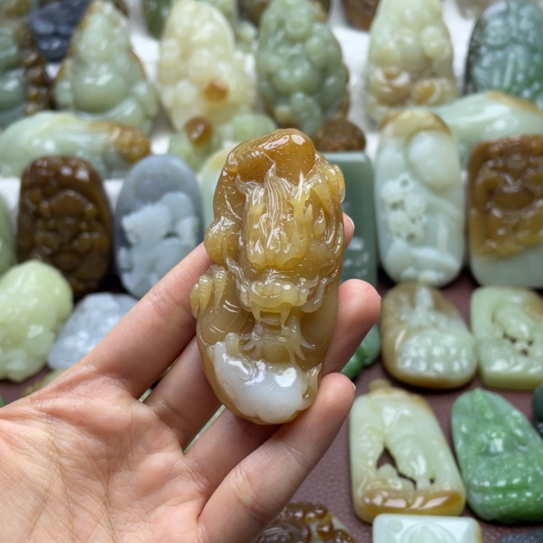 和田玉未镶嵌颈饰