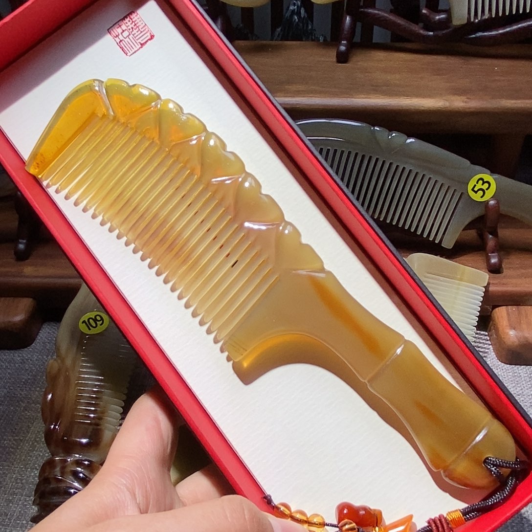 097 枫叶牛角梳牛角梳