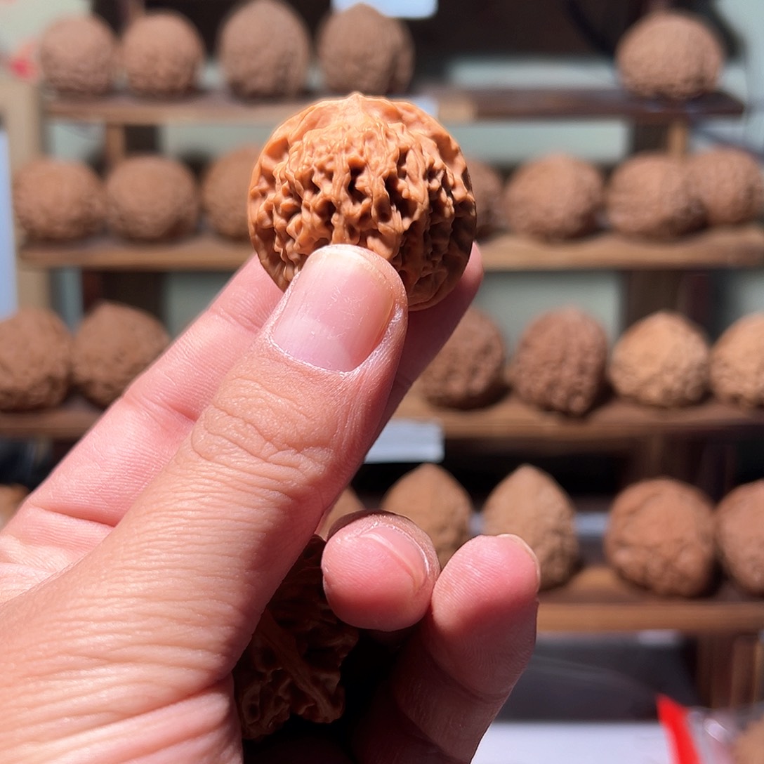 用****4文玩核桃，36修秦闷