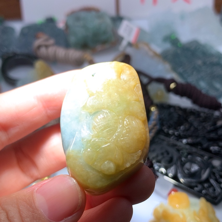 翡翠颈饰未镶嵌保真天然A货翡翠