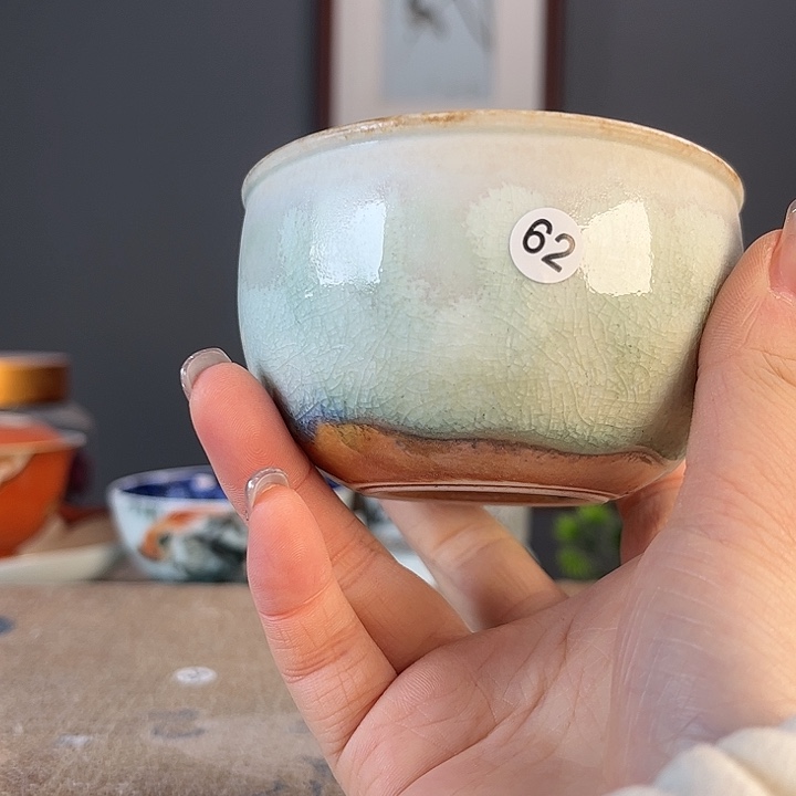 摆件景德镇陶瓷茶杯里