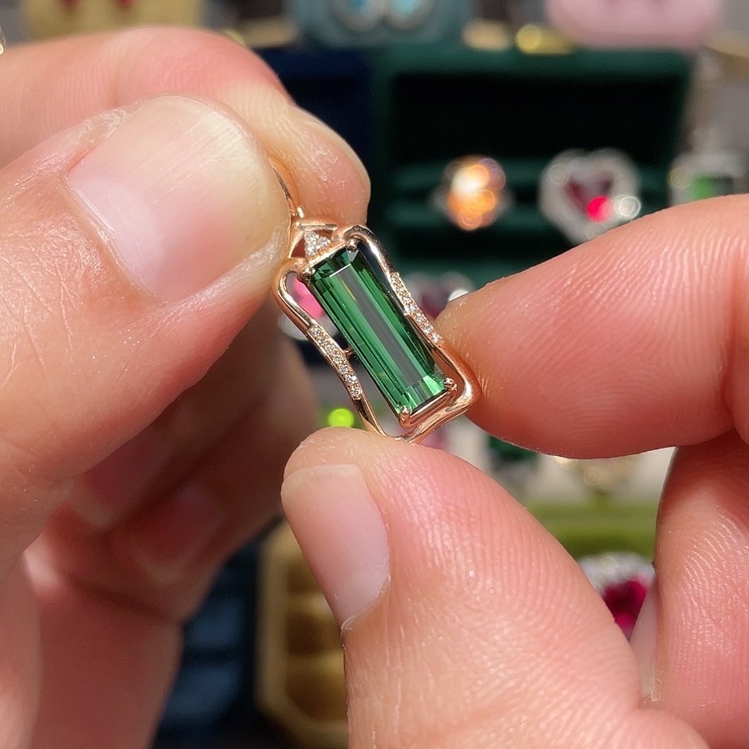 碧玺18K金镶嵌颈饰2.6ct