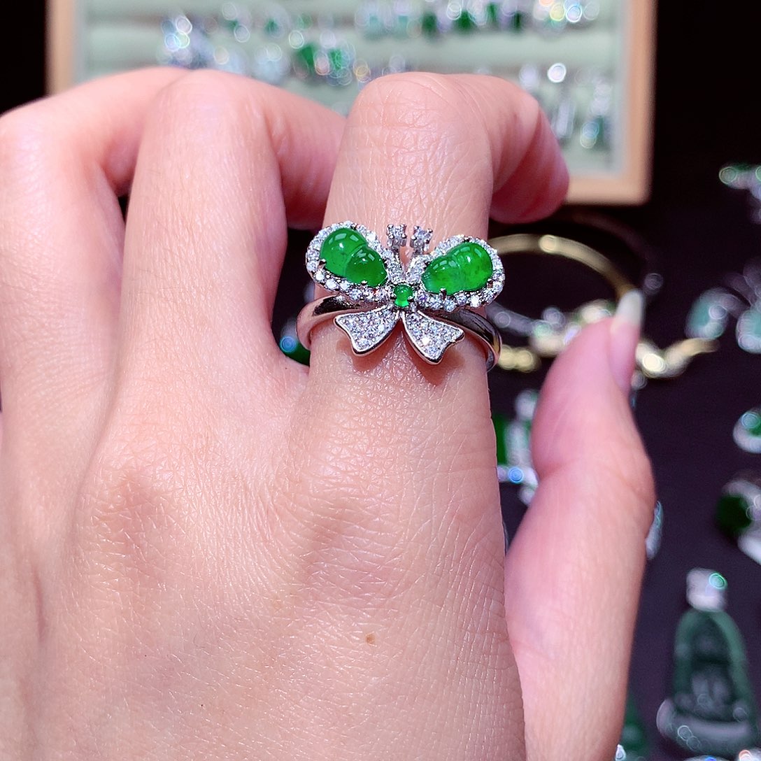 【闪购商品】翡翠吊坠(不含链)未镶嵌