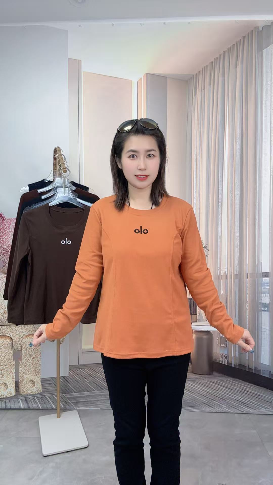 娜娜家冬季新款时尚潮流德绒保暖刺绣字母显瘦大码打底衫