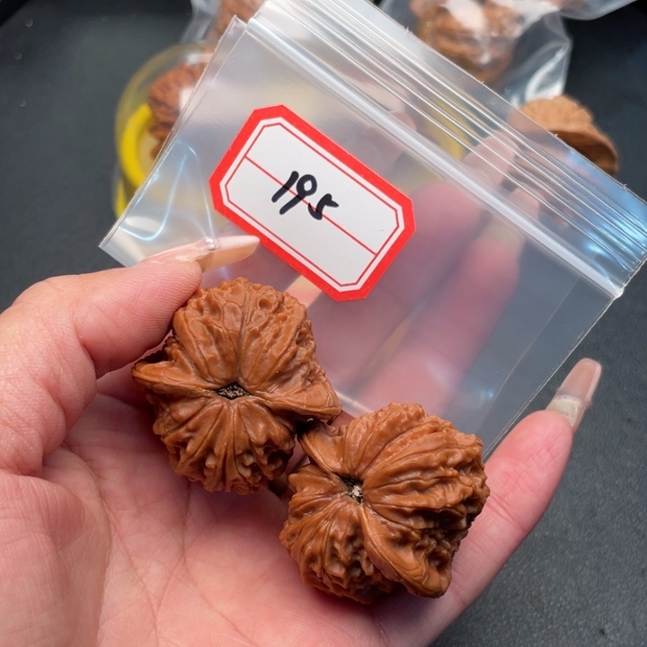 史****文玩核桃把件血麒麟