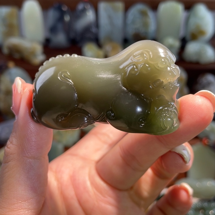 和田玉颈饰未镶嵌吊坠