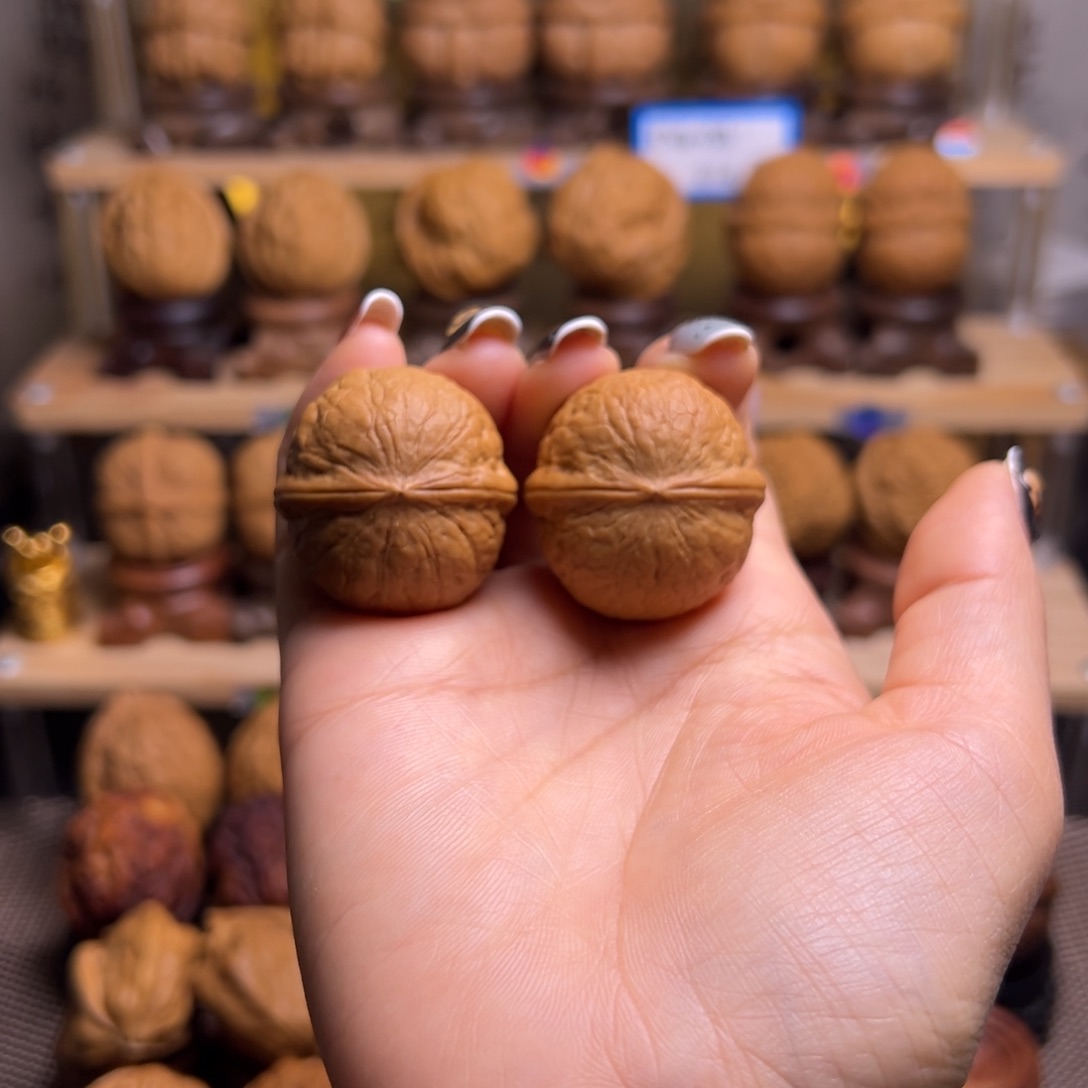 把件桃核云巅皮皮球H15