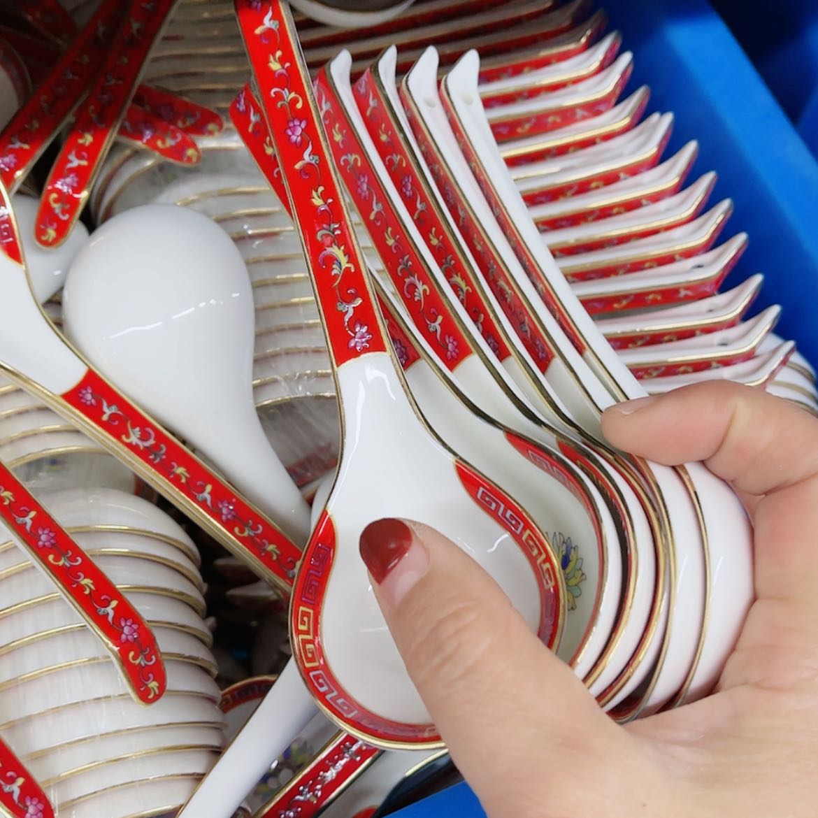 【闪购商品】骨瓷6个………………………………