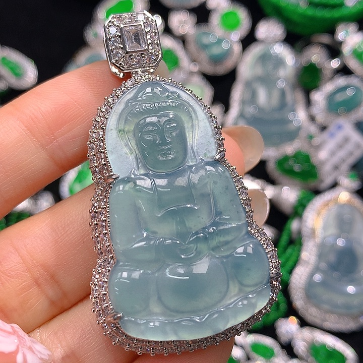 翡翠颈饰未镶嵌翡翠